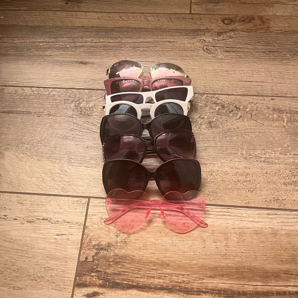 8 pairs of multicoloredered sunglasses